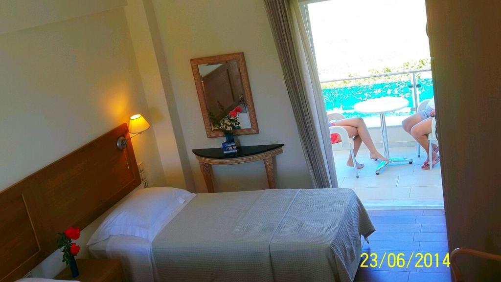 Christopoulos Villas Αίγιο Δωμάτιο φωτογραφία